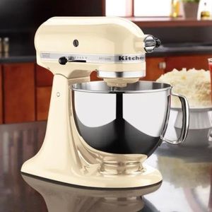 Almond 5qt Kitchenaid Mixer.